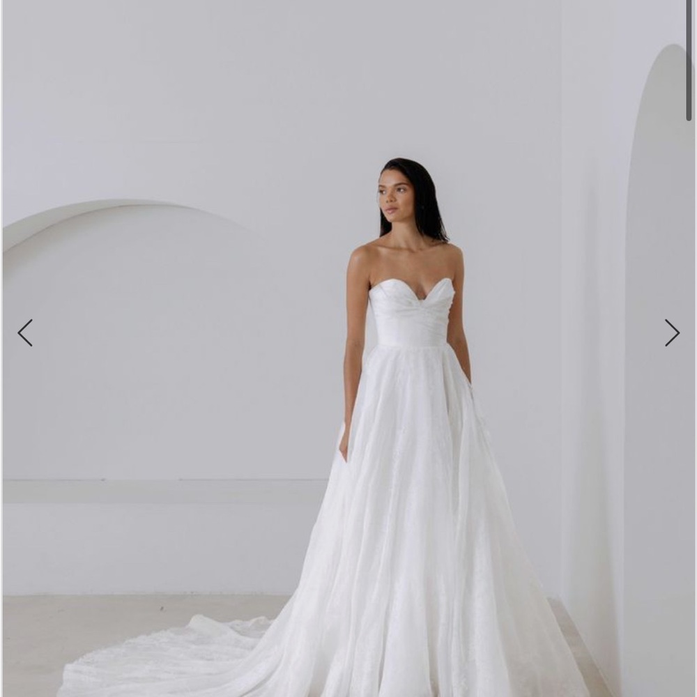Strapless White Wedding Dress - Elegant Bridal Gown